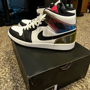 Air Jordan 1 Mid